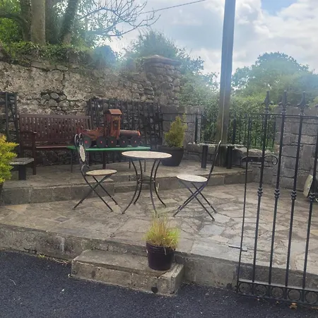 The Railway Lodge 4 Bedrooms Sleeps 11 Pets Ok Holiday home Moate