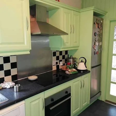 The Railway Lodge 4 Bedrooms Sleeps 11 Pets Ok *