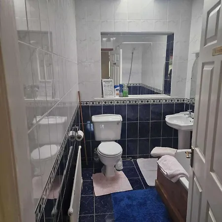Holiday home The Railway Lodge 4 Bedrooms Sleeps 11 Pets Ok *