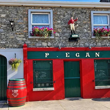 Hébergement de vacances The Railway - 4 Bedrooms Sleeps 11 Pets Ok Moate