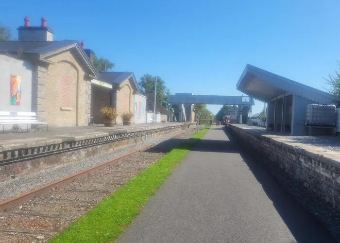 Сasa de vacaciones The Railway - 4 Bedrooms Sleeps 11 Pets Ok Moate